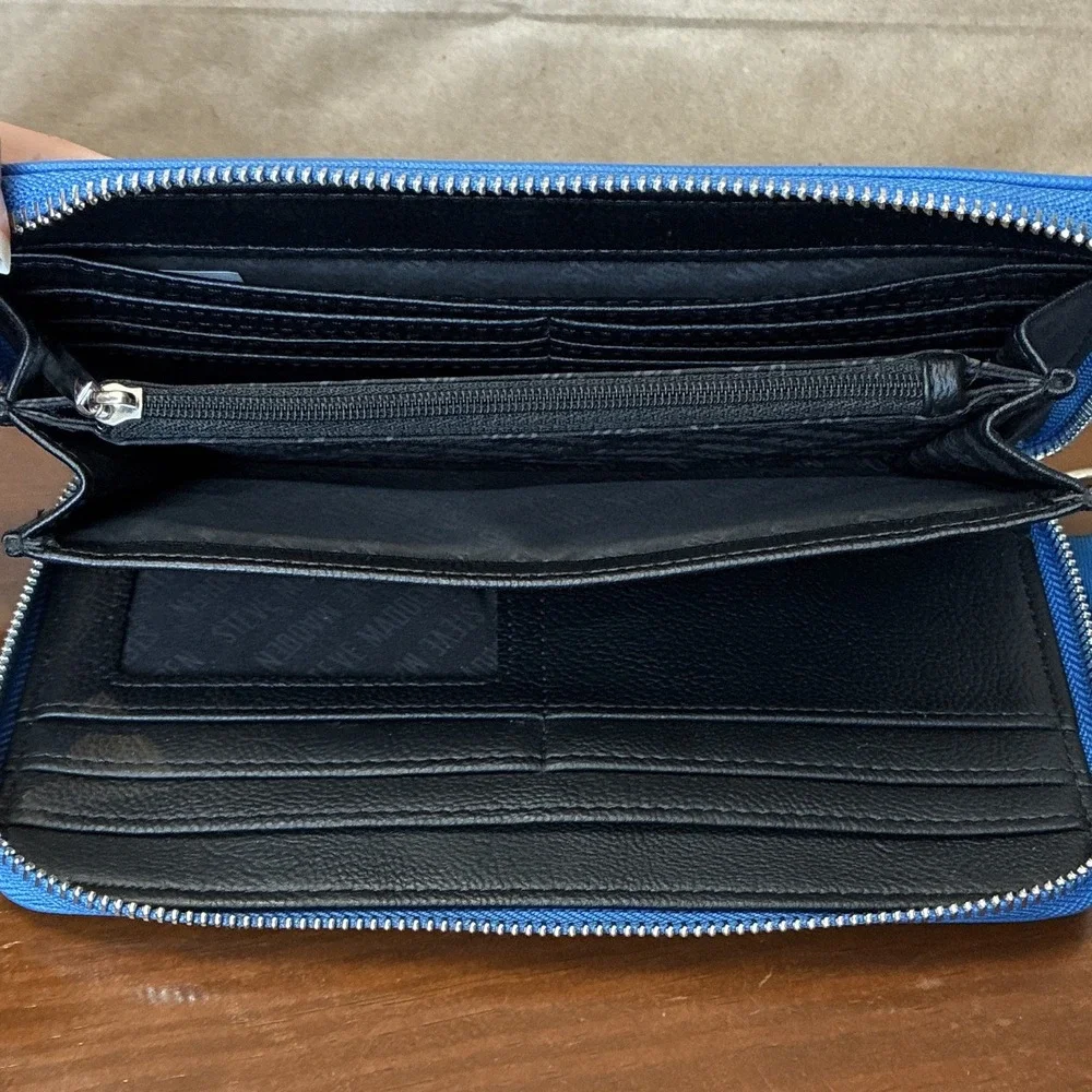 Steve Madden Women's Blue Solid Zip-Around Wristlet Wallet Logo ID Credit Card